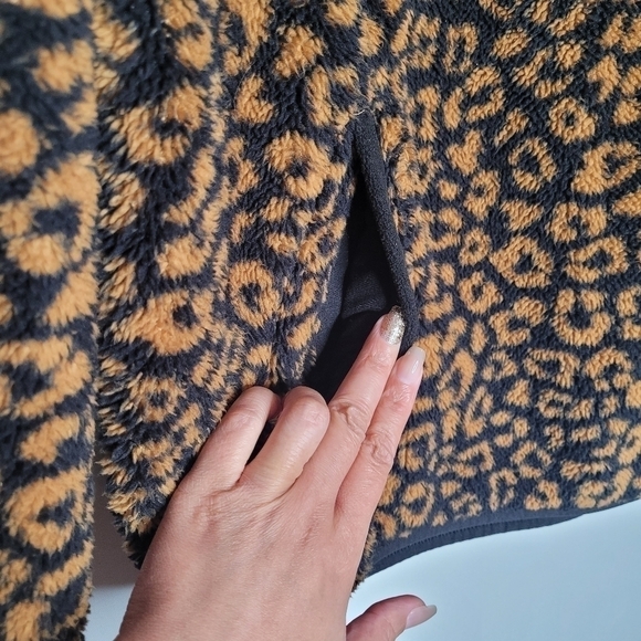 Teddy Leopard Print Zip Pullover Sweater - Picture 6 of 15